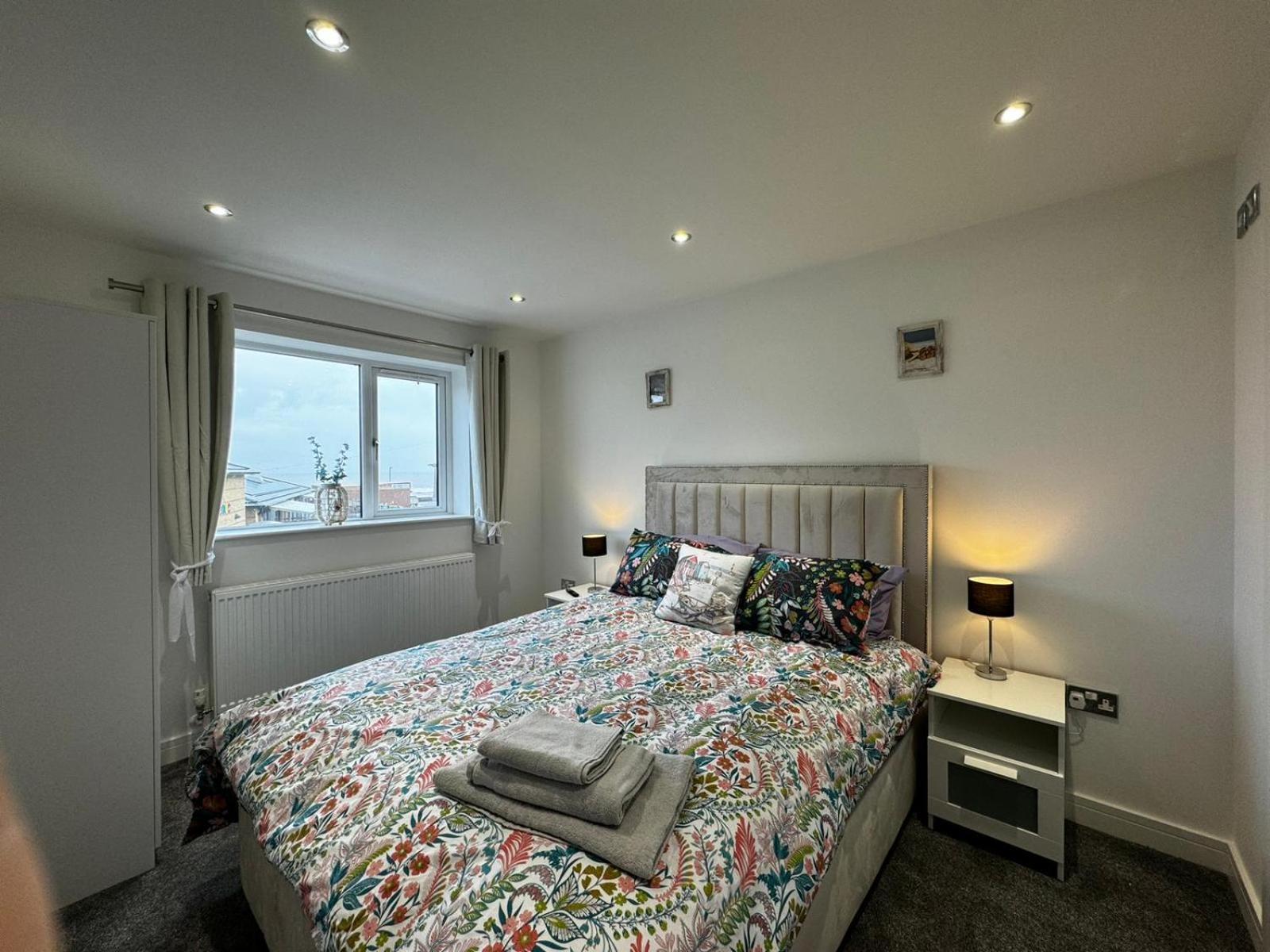 Villa Driftwood - Hornsea Town House With Sea Views And Balconies Exterior foto